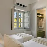 Archipel Mansion