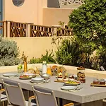 Archipel Mansion Villa *