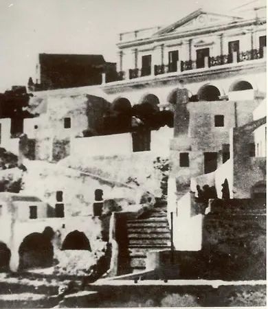 Archipel Mansion Villa Fira (Santorini)